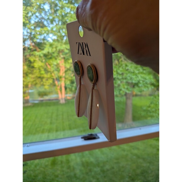ZARA Double Stone Earrings Green Cream Gold Retro Teardrop Dangle Drop Glam NEW - Picture 3 of 9